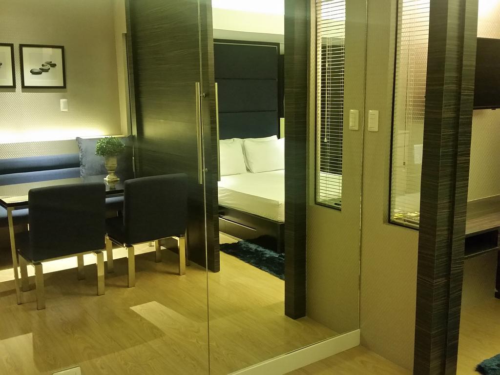 Shang Luxury Suites Mandaluyong Rom bilde